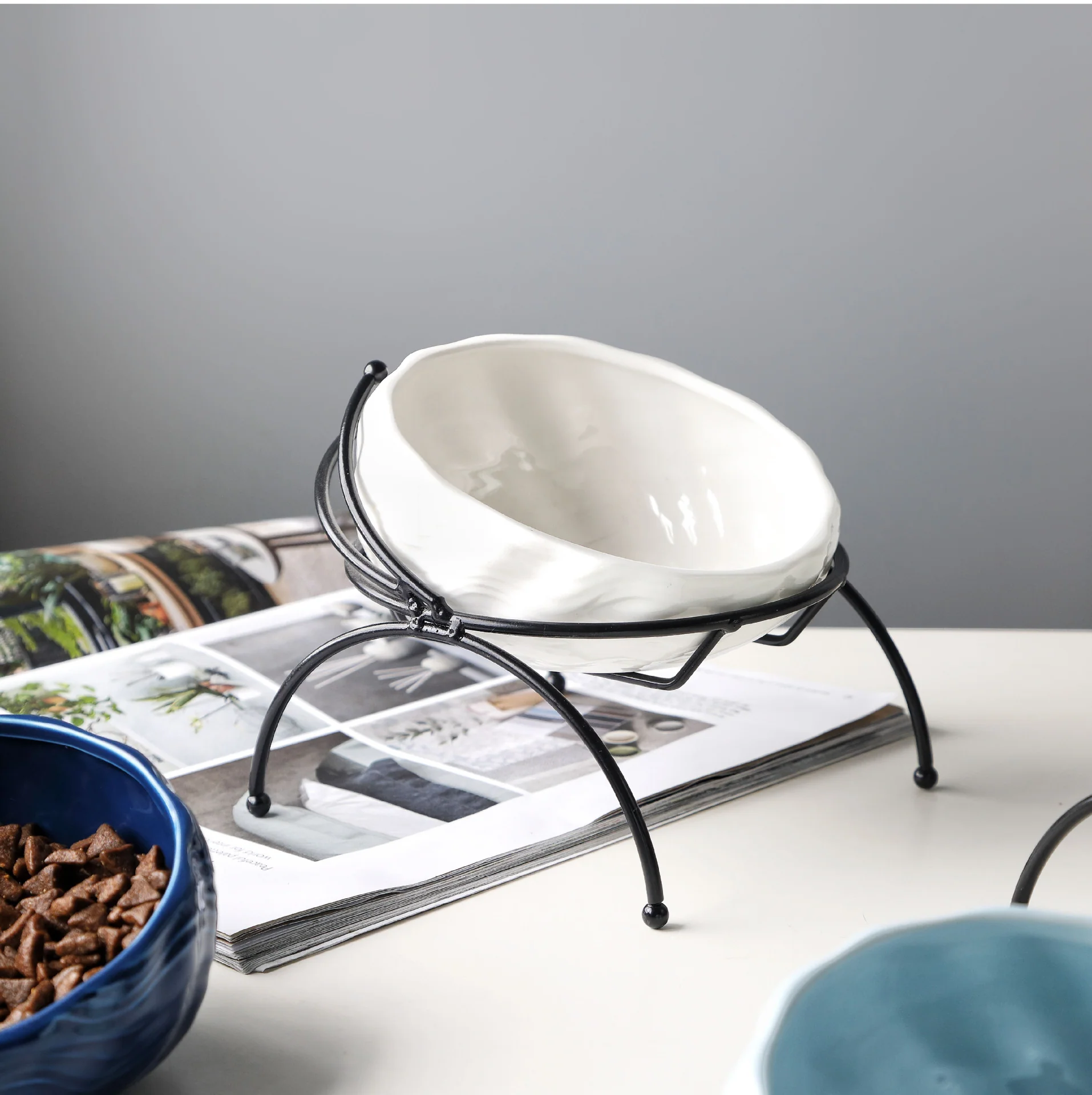 Fancy Pet Cat and Dog Bowl: Stylish and Functional Feeding Solution - Image 3