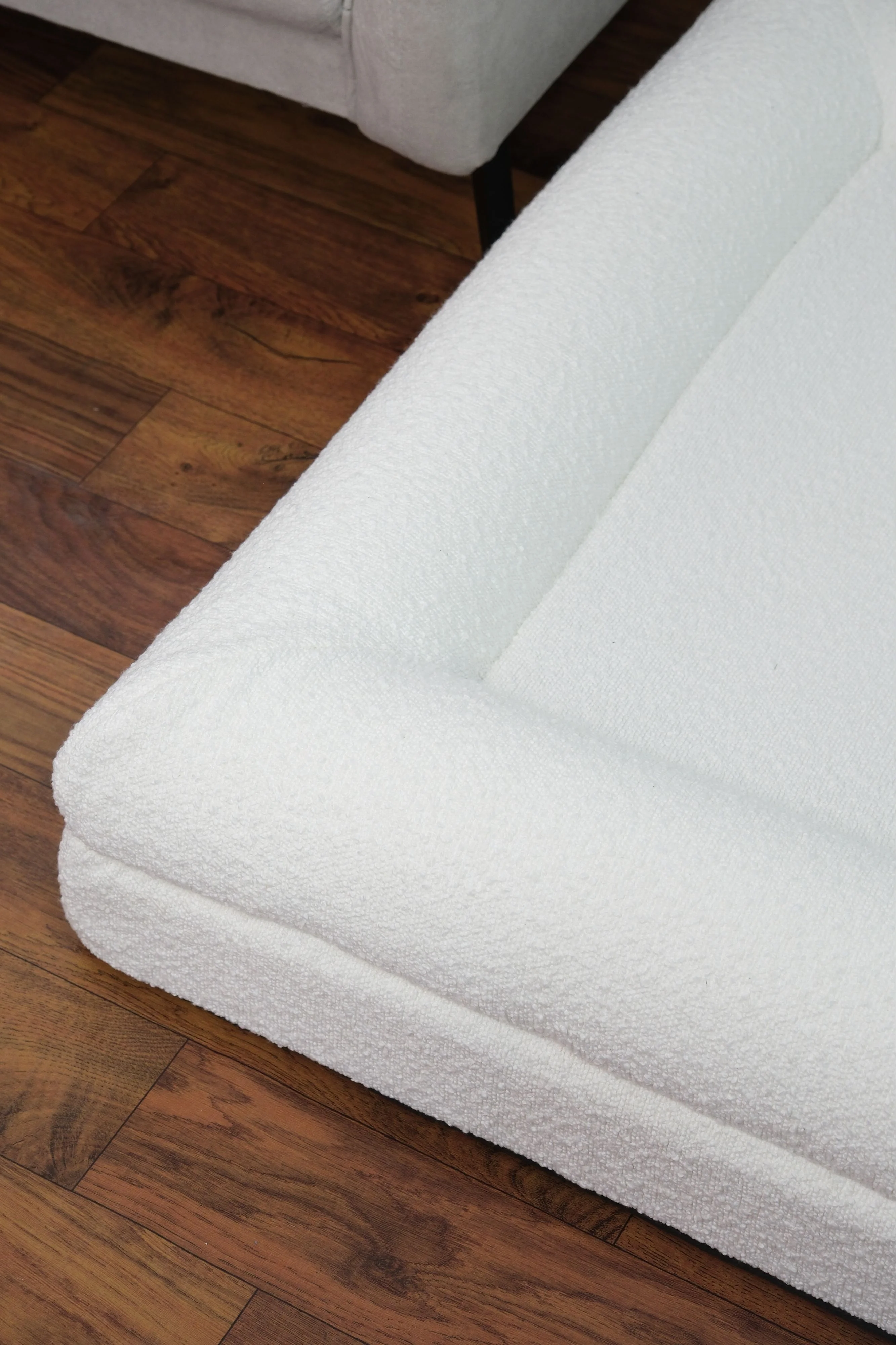 The Luxe Bouclé Restorative Pet Bed - Image 6