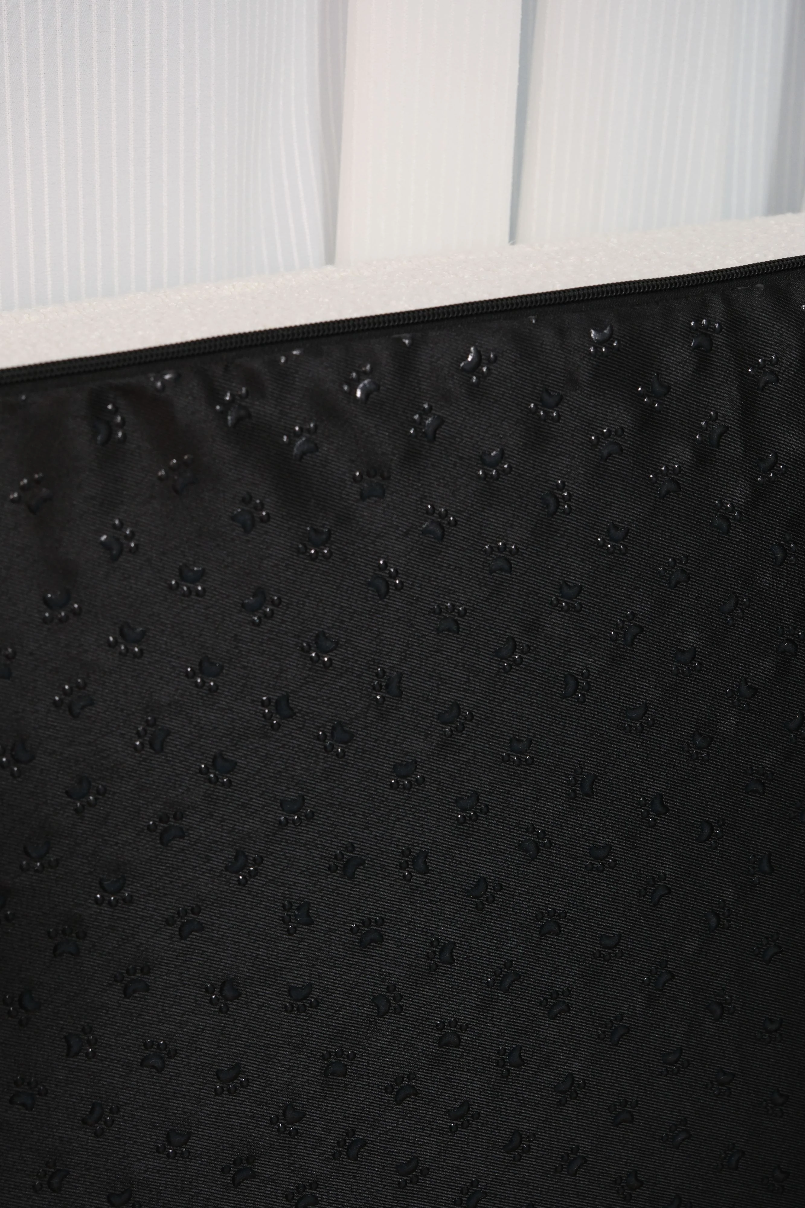 The Luxe Bouclé Restorative Pet Bed - Image 7