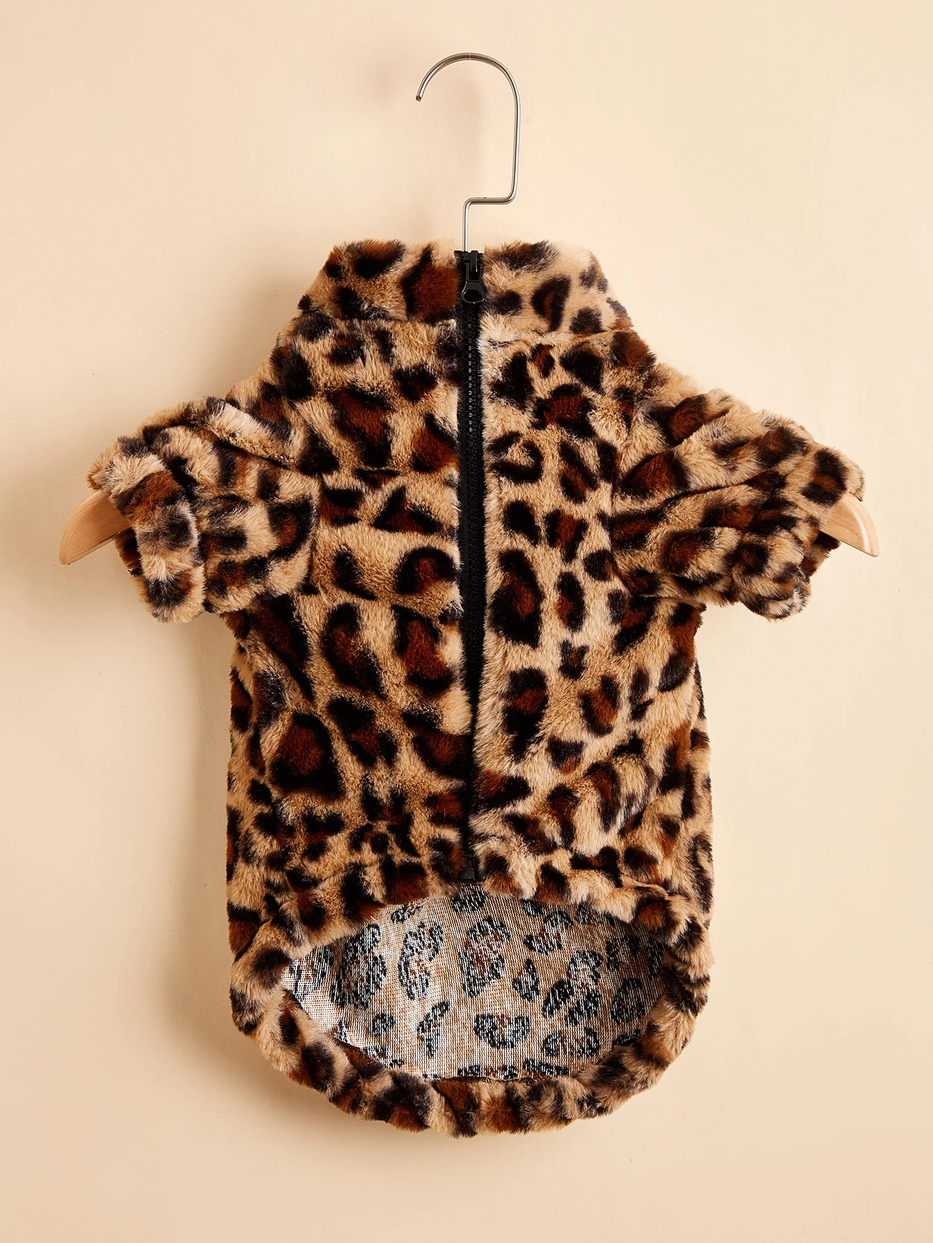 Warm Leopard Print Dog Clothes Jacket - Stylish and Cozy Pet Outerwear for Chilly Days - Image 4